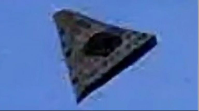 More flying triangles photographed near Orlando, Florida