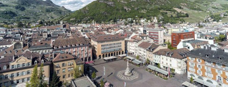 Anti-Gravity UFO Spotted in Bolzano, Italy