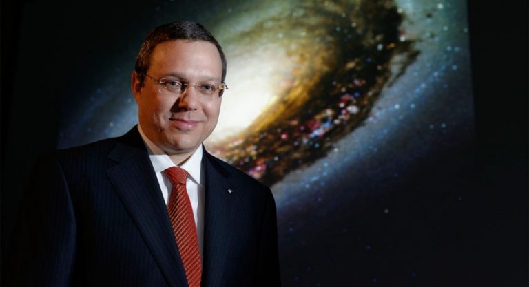 Harvard Astronomer Stands By His Alien Theory