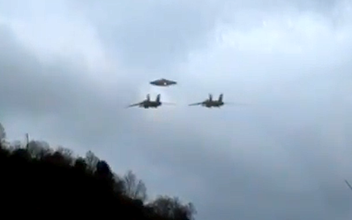 These 5 UFO Traits, Seen by Navy Fighters, Defy Explanation