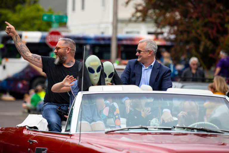 Fmr. Commander Dave Fravor Says Military Pilots Had Ongoing Encounters With UFOs
