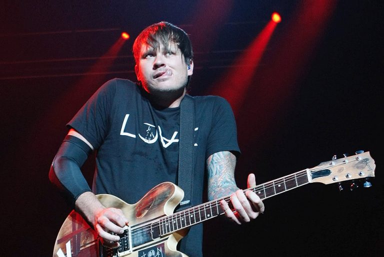 Tom DeLonge Says the Government Has Information That Would Change the World